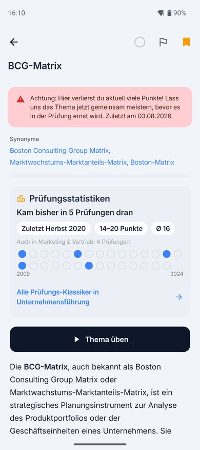 App-Screenshot: der Glossar-Artikel „BCG-Matrix“ mit der Karte „Prüfungsstatistiken“ – Anzahl der Prüfungen, letzter Termin, Punktspanne und die Termine als Punktreihe – und direkt darunter der Knopf „Thema üben“