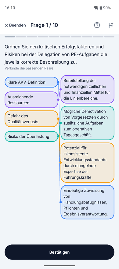 App-Screenshot auf dem Handy: Zuordnungsaufgabe zum Thema Delegation von PE-Aufgaben – „Ordnen Sie den kritischen Erfolgsfaktoren und Risiken bei der Delegation von PE-Aufgaben die jeweils korrekte…“