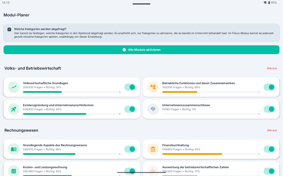 App-Screenshot im Querformat: Modul-Planer mit zwei Modulkacheln je Zeile, jeweils mit Fortschrittsbalken und Trefferquote